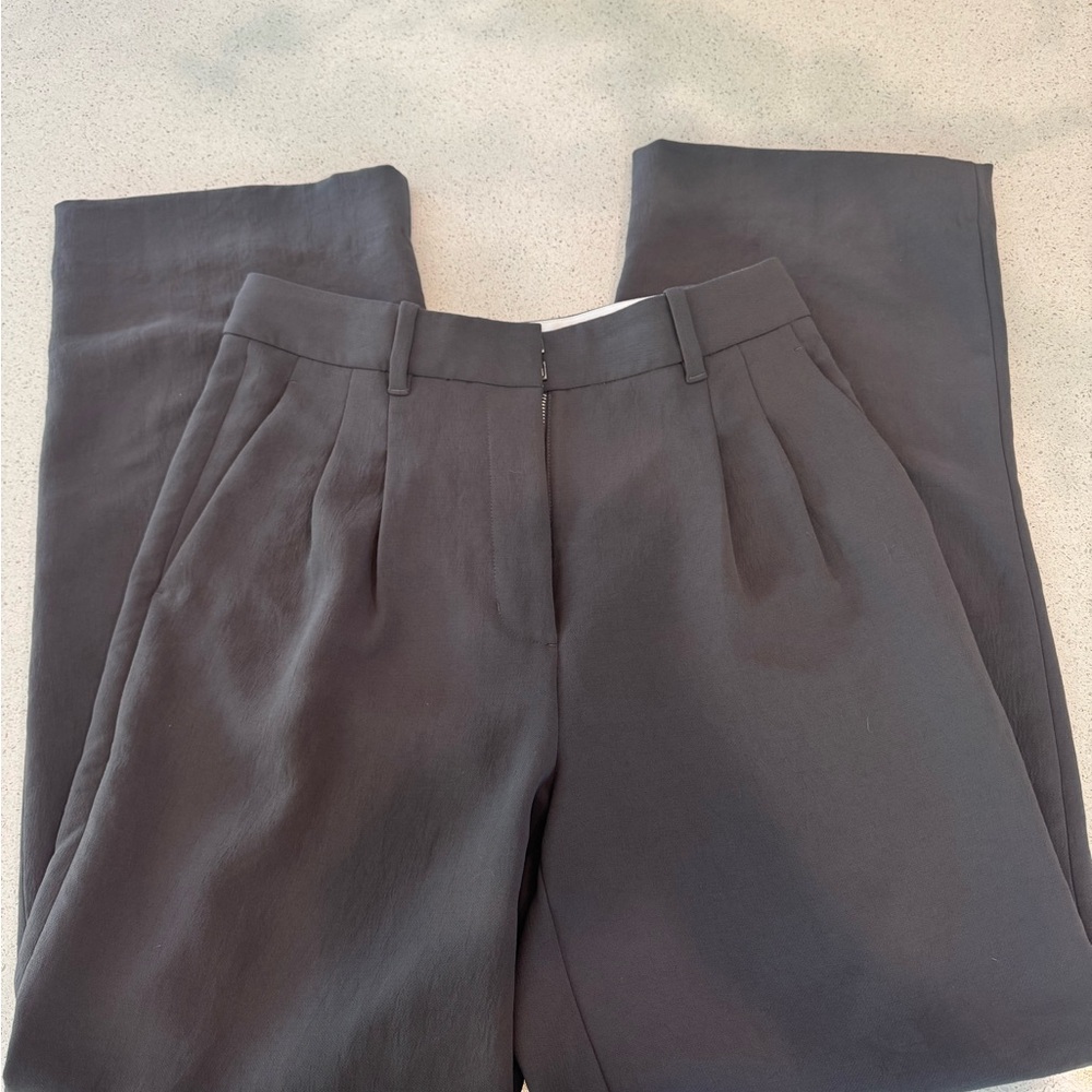 Wilfred Effortless Pant in Dark Gray